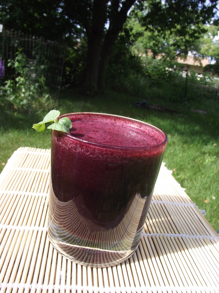 benefits fresh raw blueberry juice